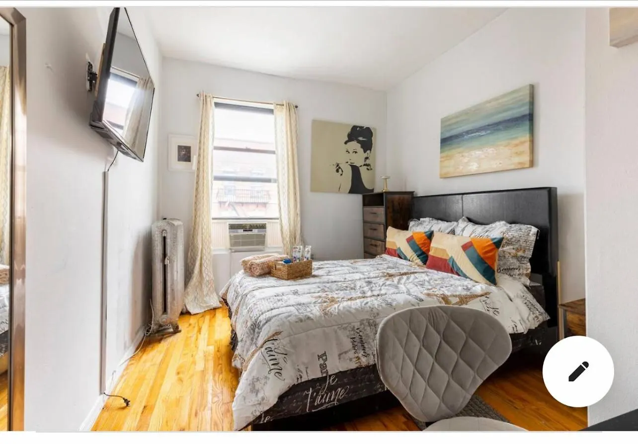 Homestay Deluxe Manhattan Room New York